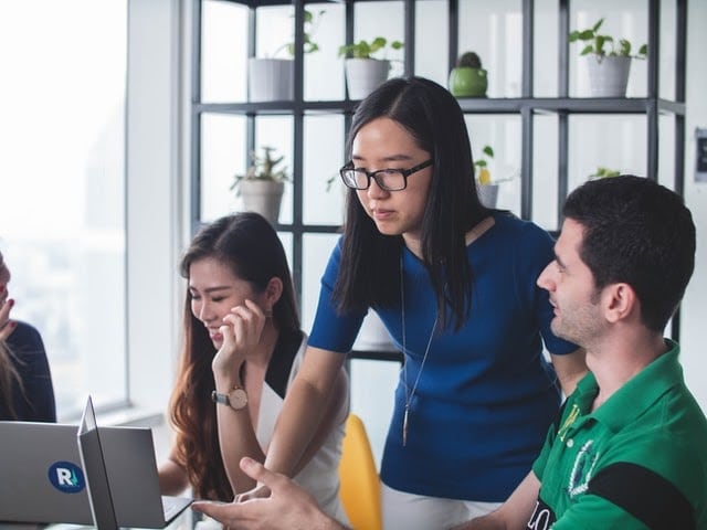 Steffie and her team create a project plan